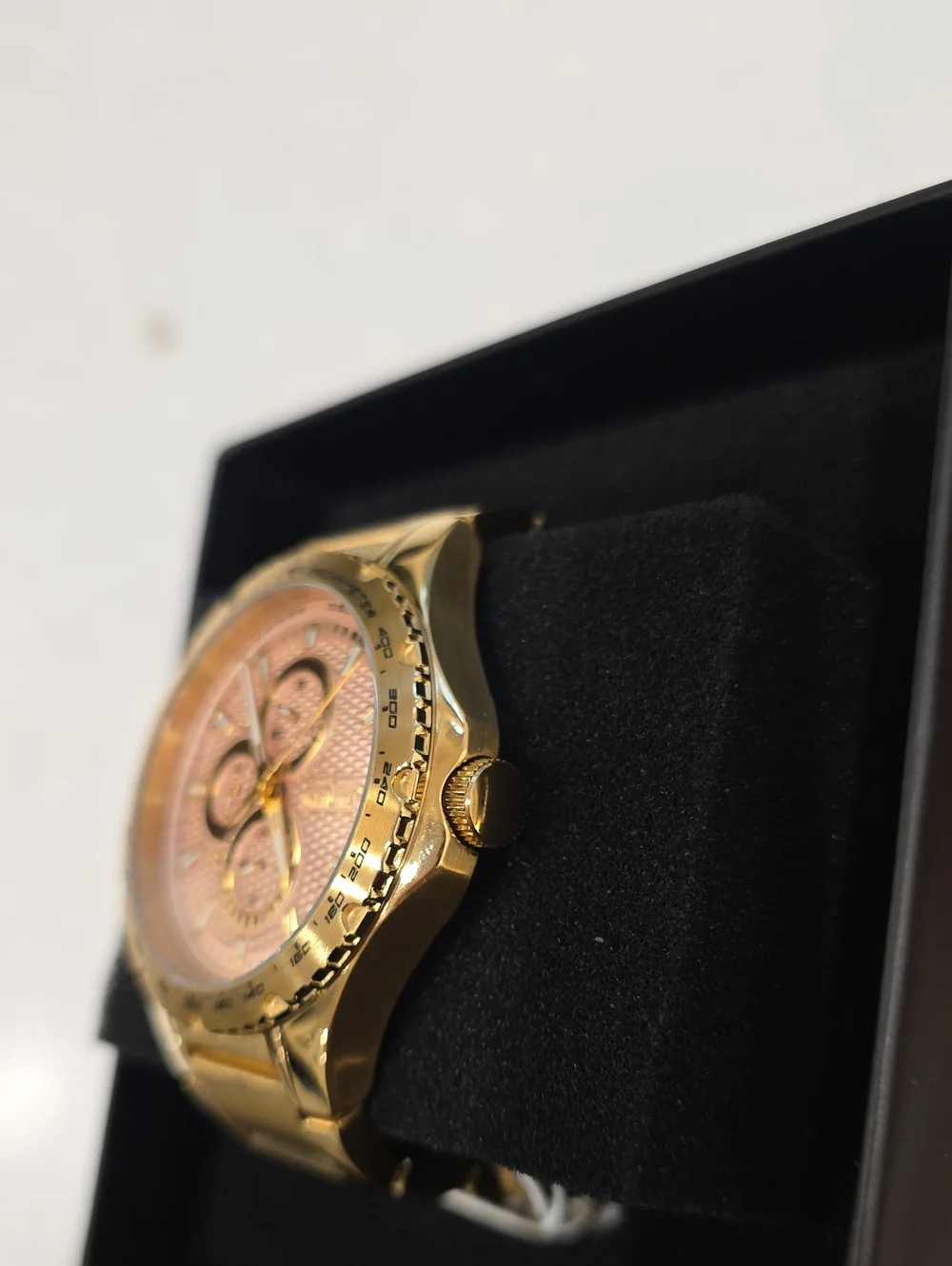564. Invicta Aviator Men's Watch - 44mm. Gold (50105)